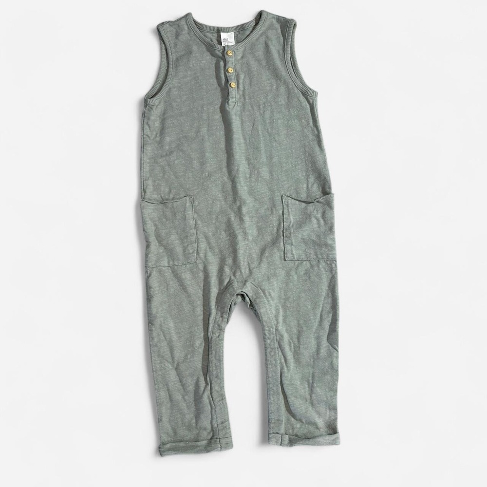 H&M Gray 2T Toddler Gender Neutral Romper with Buttons and Pockets